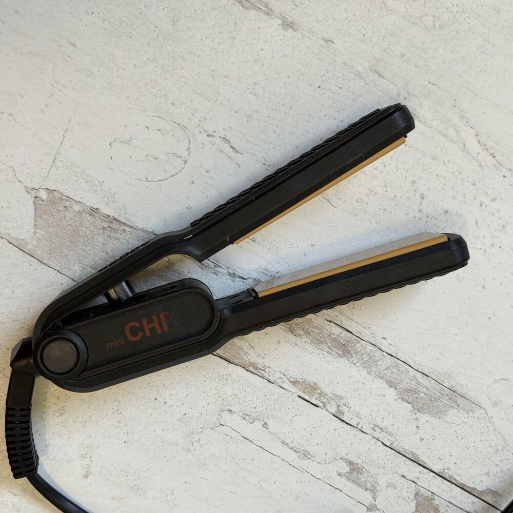 CHI Mini Flat Iron 1.5 in Ceramic Hair Straightening Iron Black Compact Travel